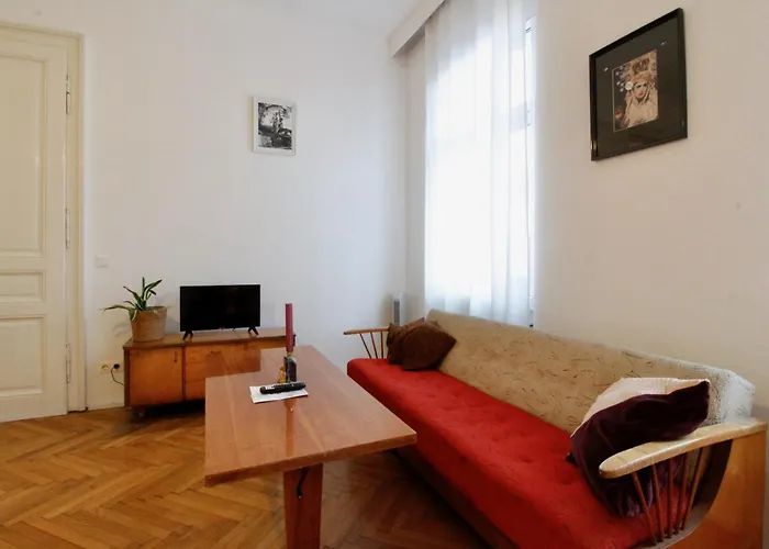 Bright Elegant Flat In Center Wien