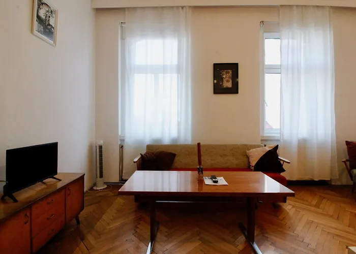 Apartment Bright Elegant Flat In Center